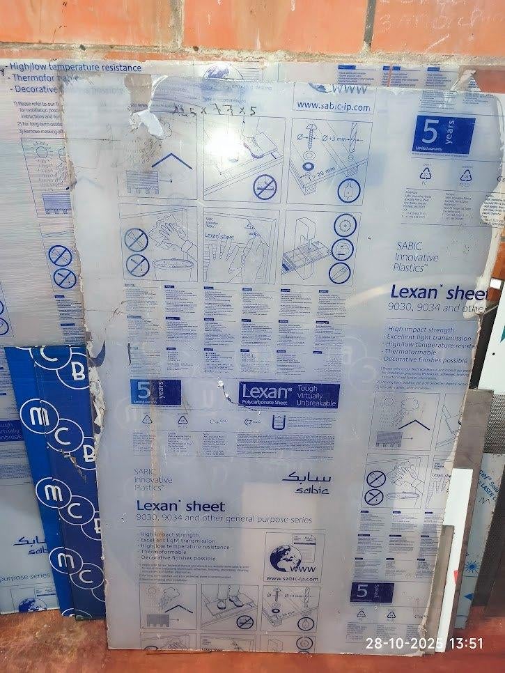 2 x grote plexiglas platen plexyglas 1x4 en 1x5mm dik, Doe-het-zelf en Bouw, Platen en Panelen, Ophalen, Nieuw, Overige materialen