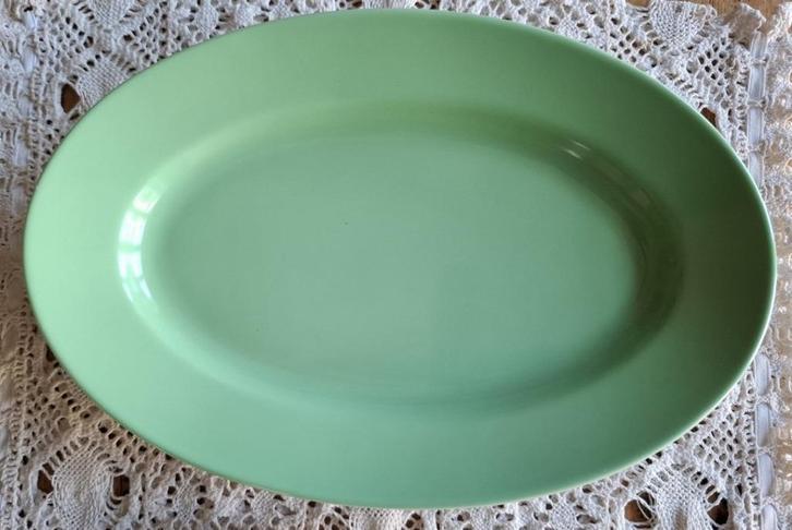 Prachtig zacht groen porseleinen ovaal schaaltje KAHLA, Maison & Meubles, Cuisine | Vaisselle, Uni, -, Utilisé, Balance ou Balances