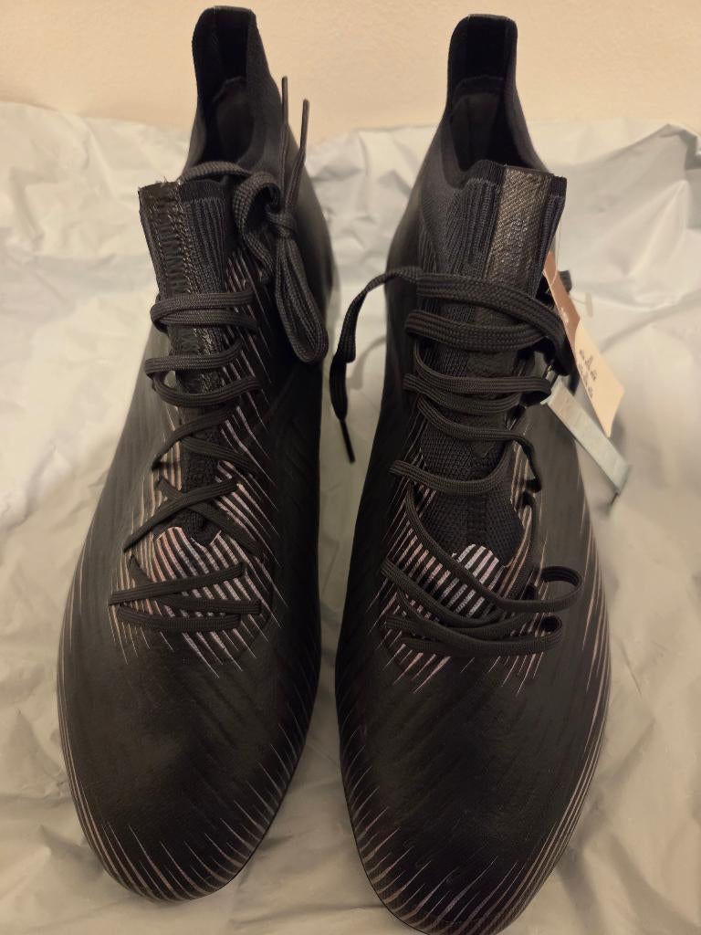Chaussures de football neuves/noir/taille 46, Enlèvement, Neuf, Chaussures