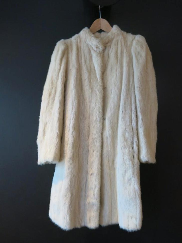 Manteau en fourrure de vison 'Pearl' Yves Saint Laurent, Vêtements | Femmes, Vestes | Hiver, Porté, Taille 38/40 (M), Enlèvement ou Envoi