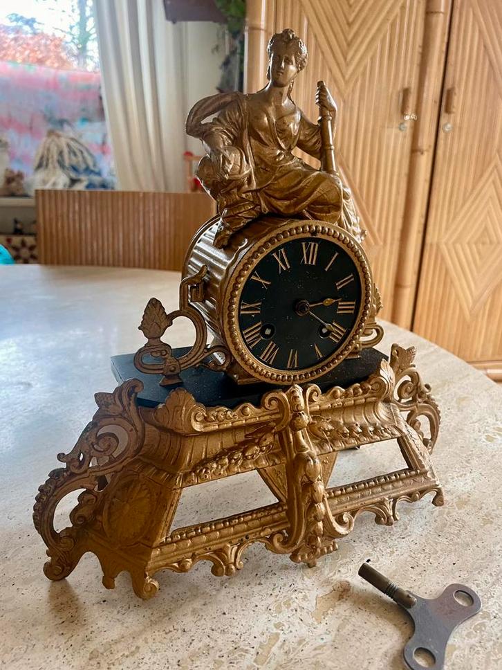 Antieke Franse pendule met beeld Jullien A Paris, Antiek en Kunst, Antiek | Klokken, Ophalen