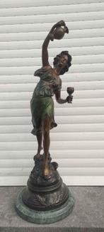 Grand bronze femme a la cruche signe Auguste moreau, Antiek en Kunst, Ophalen, Brons