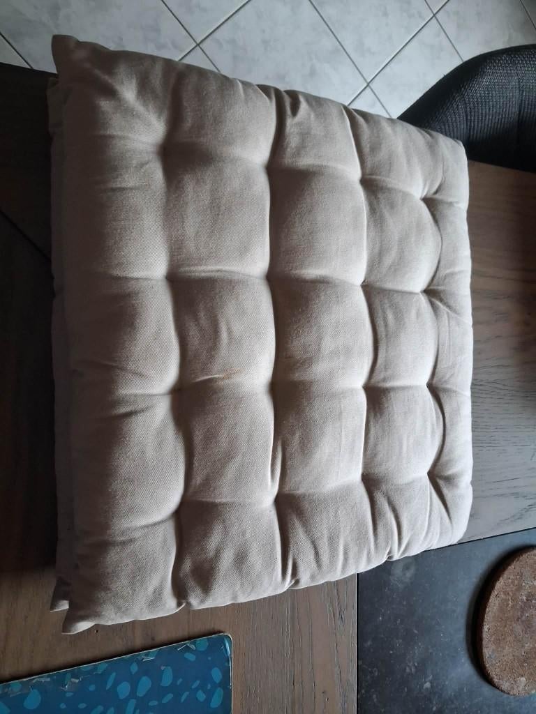 2x zitkussen beige 40x40, Ophalen of Verzenden, Gebruikt, Beige, Vierkant