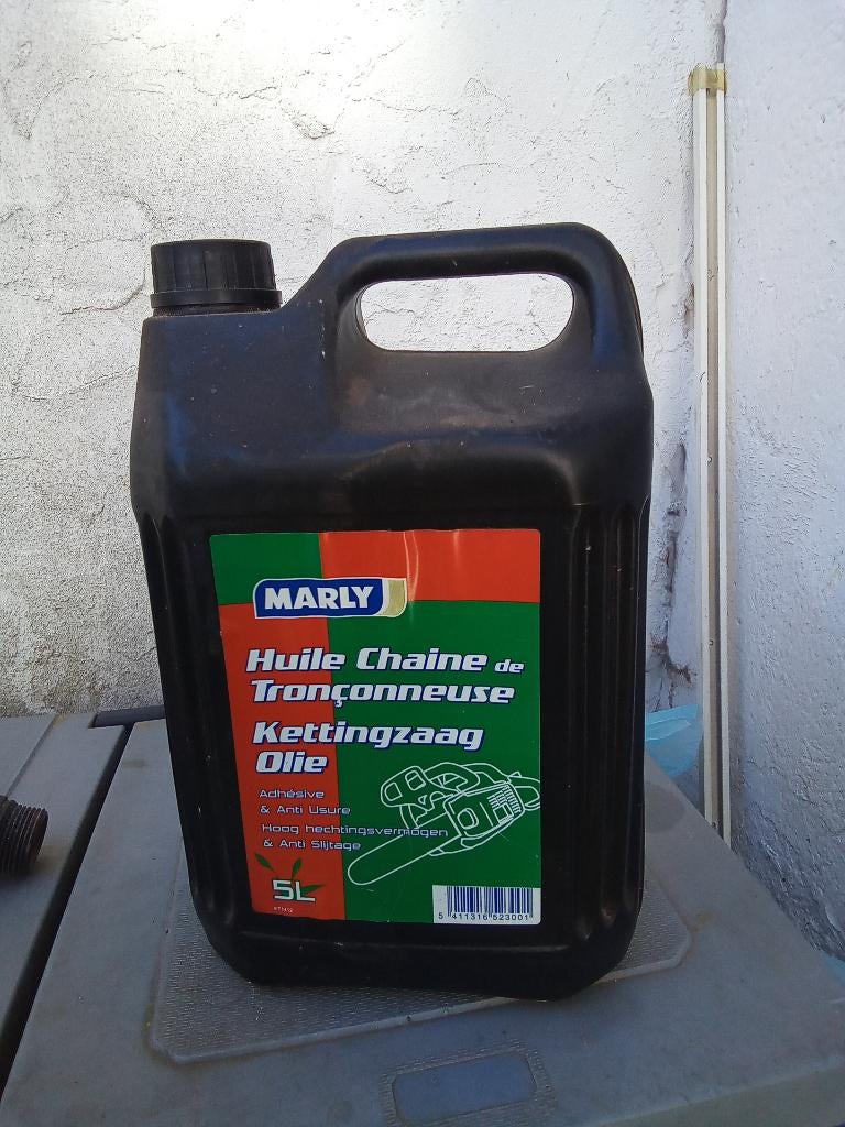 Huile pour tronçonneuse, Bricolage & Construction, Outillage | Scies mécaniques, Enlèvement, Neuf, Tronçonneuse