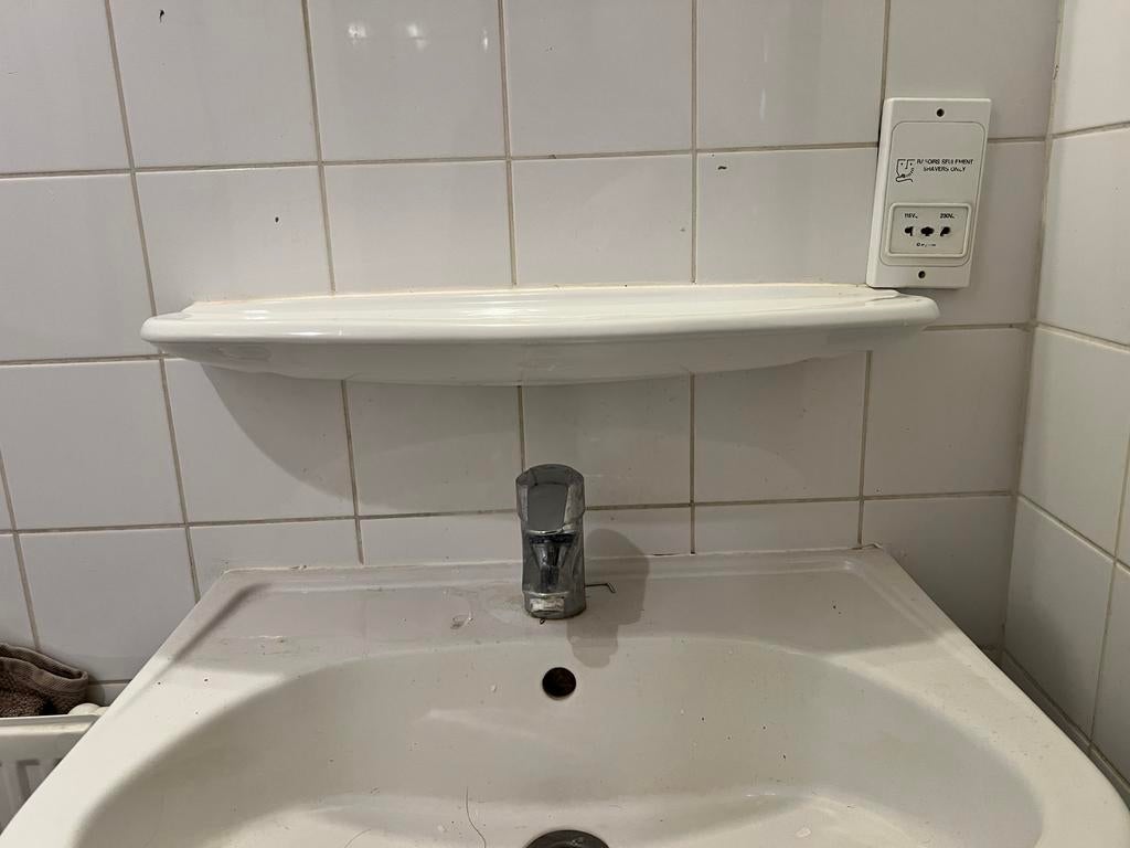 Gratis 9 lavabo plank keramiek, Ophalen, Zo goed als nieuw