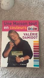 Une maison tout en coleur _ Valerie Damidot, Livres, Enlèvement ou Envoi, Comme neuf