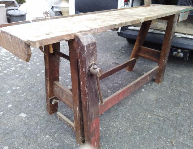 GRAND ÉTABLI avec étau, Enlèvement ou Envoi, Utilisé, Étau