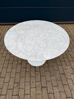 Table ronde Knoll Tulip originale en marbre Carrara (120 cm), Enlèvement ou Envoi, Ligne roset vitra sede artifort leolux b&b italia cassina edra