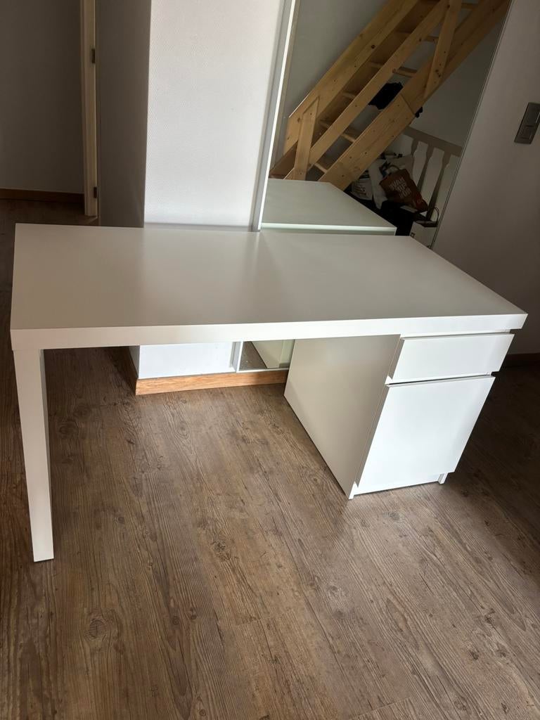 Ikea malm bureau, Enlèvement, IKEA
