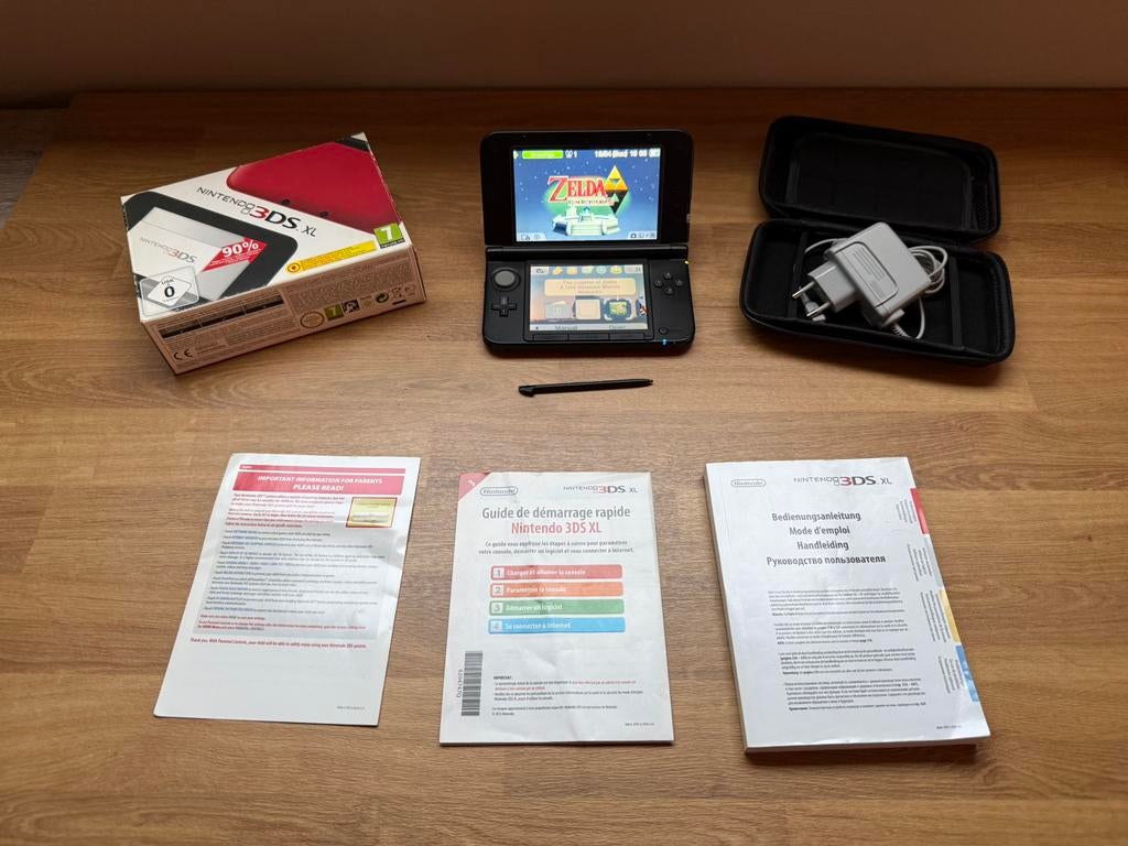Nintendo 3DS XL red/black, Games en Spelcomputers, Spelcomputers | Nintendo 2DS en 3DS, Ophalen of Verzenden, Zo goed als nieuw