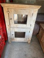 Houten kast, Ophalen