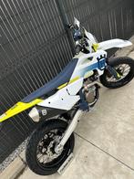 HQV 450 FE 2024 + kit SM, 450 cc, Bedrijf, Enduro, Minimaal motorrijbewijs A2