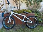 Haro BMX Three hundred & fifty point one wit/blauw 20,5 inch, Fietsen en Brommers, Fietsen | Crossfietsen en BMX, Ophalen, Gebruikt