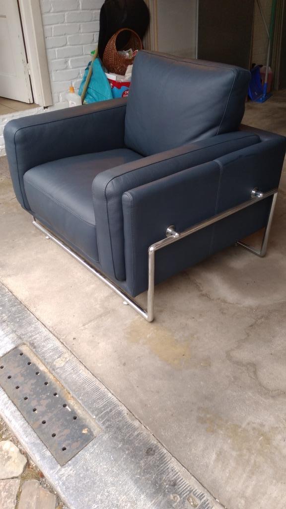 NICOLETTI nieuwe 1-zitsfauteuil in echt en stevig leer, Huis en Inrichting, Fauteuils, Nieuw, Hout, Leer, Metaal, Ophalen