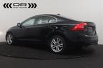 Volvo S60 T2 BENZINE MOMENTUM - LEDER - NAVI, Auto's, Volvo, 0 kg, Beige, 4 cilinders, S60