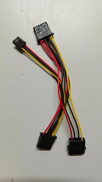 Lot Molex powersplitters beschikbaar voor biedingen
