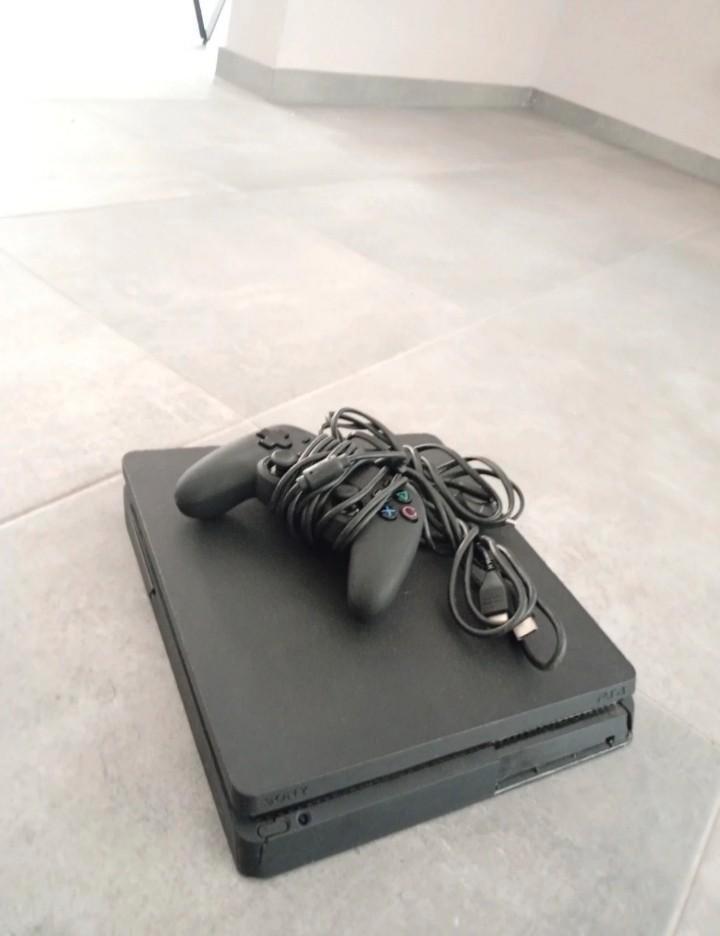 PlayStation 4 Slim met 1 controller, Games en Spelcomputers, Spelcomputers | Sony PlayStation 4, Gebruikt, Slim, 500 GB, Met 1 controller