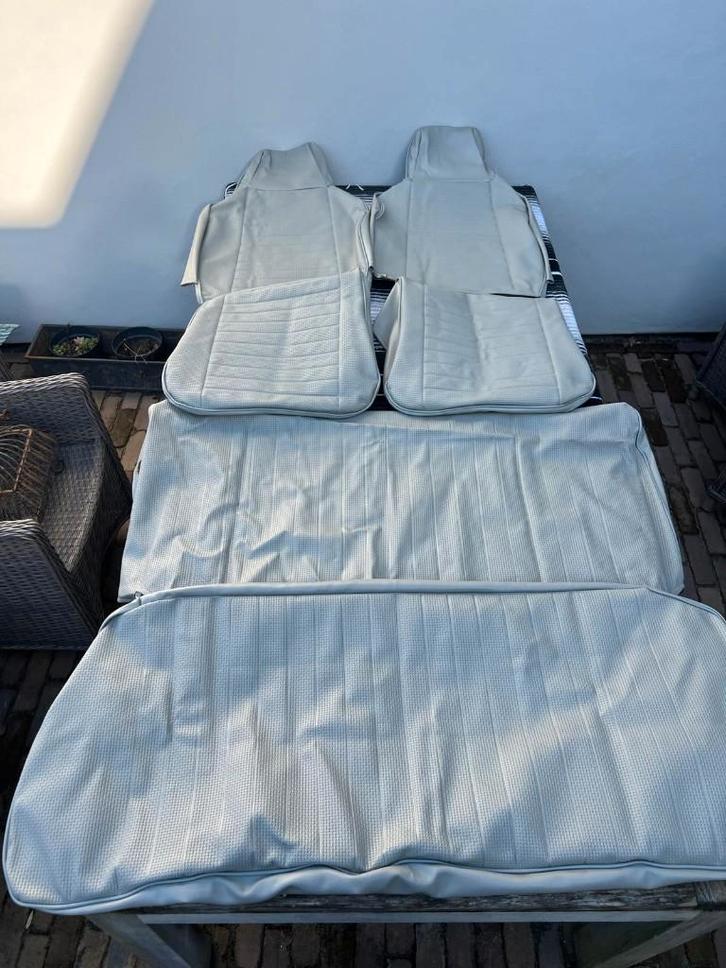 VW Beetle NOS 74-75 bekleding stoelhoezen set, Auto-onderdelen, Interieur en Bekleding, Volkswagen, Gereviseerd, Ophalen of Verzenden
