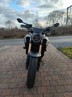 Honda CB650RA, Motoren, Handvatverwarming, 4 cilinders, Motorrijbewijs A, Particulier