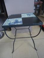 Petite table d’appoint en fer forgé et 2 pavés de Delft 31x3, Huis en Inrichting, Tafels | Bijzettafels, Ophalen, Gebruikt, Vierkant