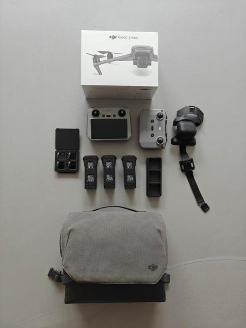 DJI Mavic 3 Fly More Combi met nieuwe drone en smart control, Audio, Tv en Foto, Drones, Zo goed als nieuw, Ophalen of Verzenden