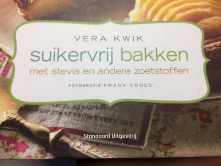 SUIKERVRIJ BAKKEN DEEL 1 En 2, Livres, Livres de cuisine, Comme neuf, Gâteau, Tarte, Pâtisserie et Desserts, Pays-Bas et Belgique