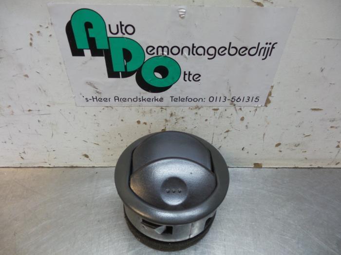 Grille aération tableau de bord d'un Chevrolet Aveo (Aveo 0, Autos : Pièces & Accessoires, Tableau de bord & Interrupteurs, Chevrolet