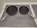 2 pannen Dagelijkse Kost, 28/24 cm, anti-aanbaklaag., Inox, Gebruikt, Pannenset, Ophalen of Verzenden