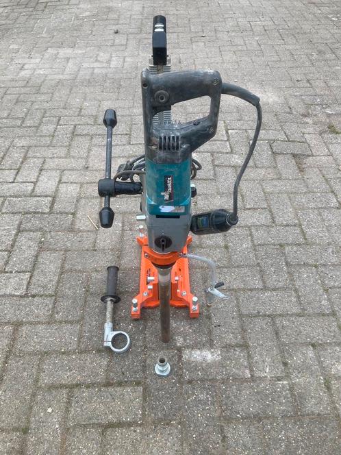 Makita DBM131 kernboor / diamantboor machine, Doe-het-zelf en Bouw, Gereedschap | Boormachines, Gebruikt, Boormachine, 600 watt of meer
