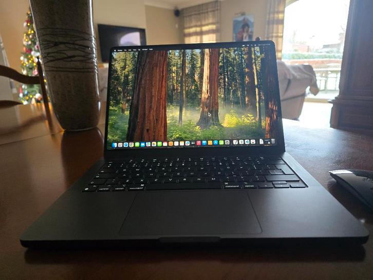 Mac book Pro (niet gebruikt), 18GB ssd 512GB + apple iMouse, Computers en Software, Apple Macbooks, Nieuw, MacBook Pro, Ophalen