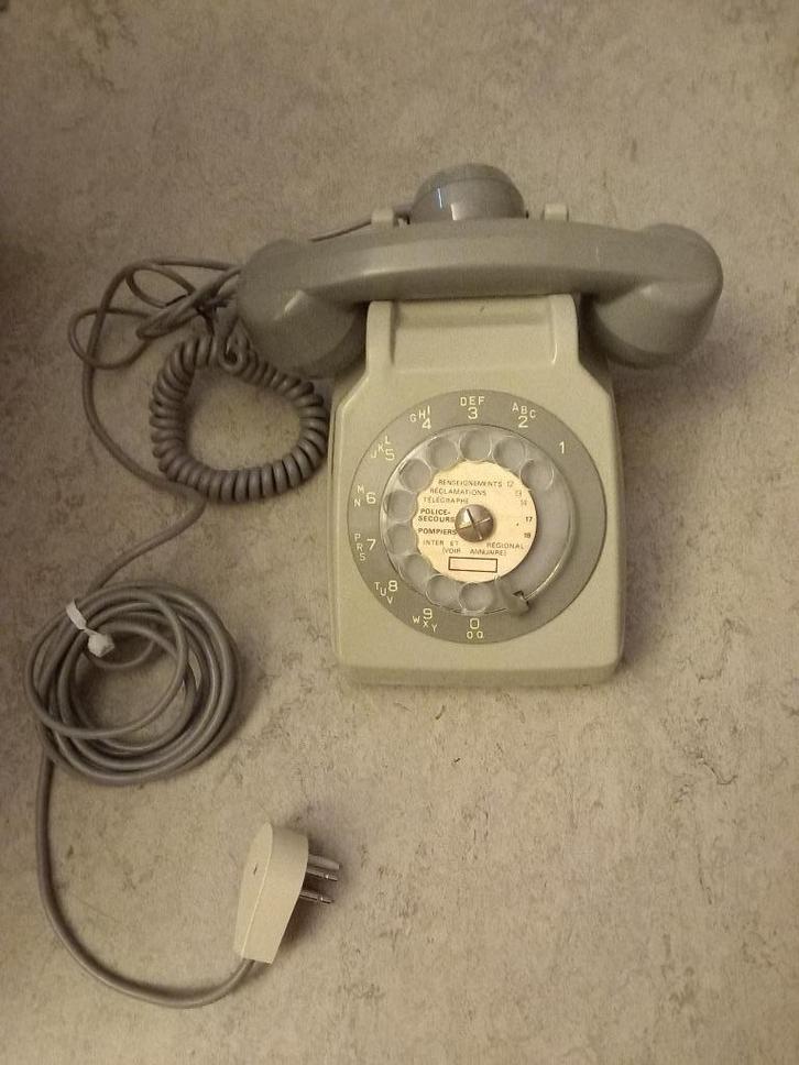 Ancien Téléphone socotel s63 à cadran ️, Télécoms, Téléphones fixes | Filaires, Utilisé, Bakélite, Avec cadran rotatif, Enlèvement