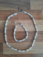 VOLLEDIG NIEUW parelketting met bijpassende armband, Bijoux, Sacs & Beauté, Colliers, Enlèvement, Neuf, Blanc
