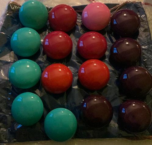 16 metalen doosjes in verschillende kleuren, Kinderen en Baby's, Kraamcadeaus en Geboorteborden, Zo goed als nieuw, Ophalen