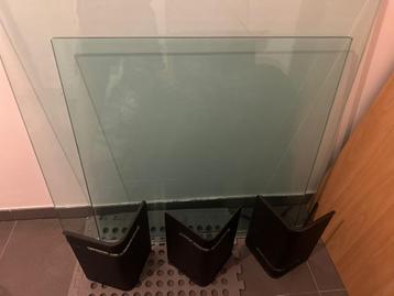 Glazentafel beschikbaar voor biedingen