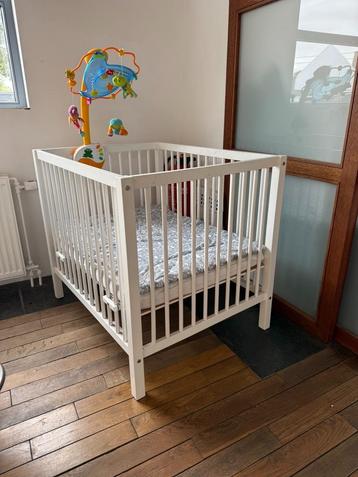 Babypark + matras beschikbaar voor biedingen