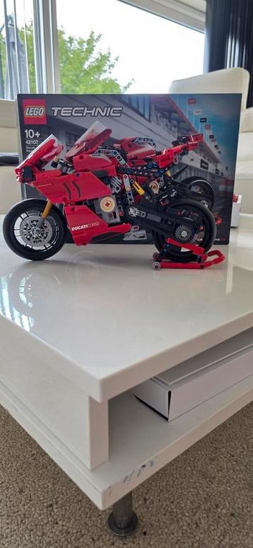 Verschillende lego sets  beschikbaar voor biedingen