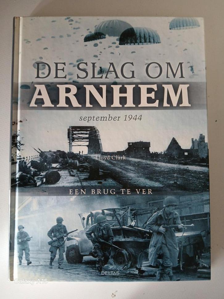 L. Clark - De Slag om Arnhem, Boeken, Oorlog en Militair, Zo goed als nieuw, Ophalen of Verzenden