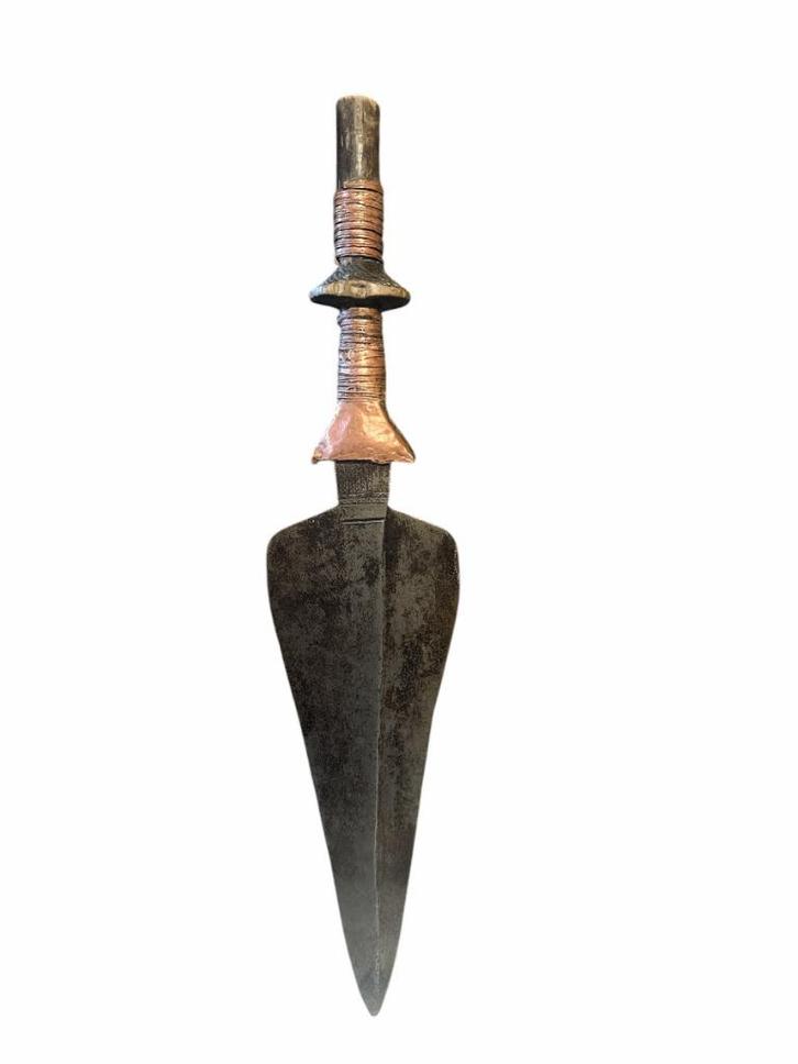 Tetela (Congolese) slaver's shortsword or knife. / H 51cm, Antiquités & Art, Art | Art non-occidental, Envoi