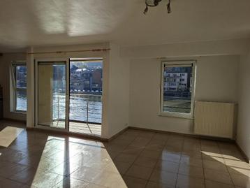 Lumineux appartement 02 chambres à Dinant face à la Meuse. beschikbaar voor biedingen