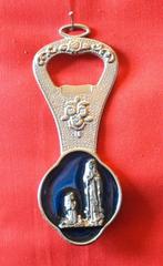 décapsuleur en métal motif apparition de lourde, Collections, Enlèvement ou Envoi, Comme neuf, Autres types, Christianisme | Catholique