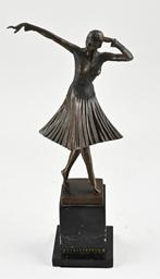 Sculpture en bronze signée D.H. Chiparus - H 45 cm, Antiquités & Art, Enlèvement ou Envoi