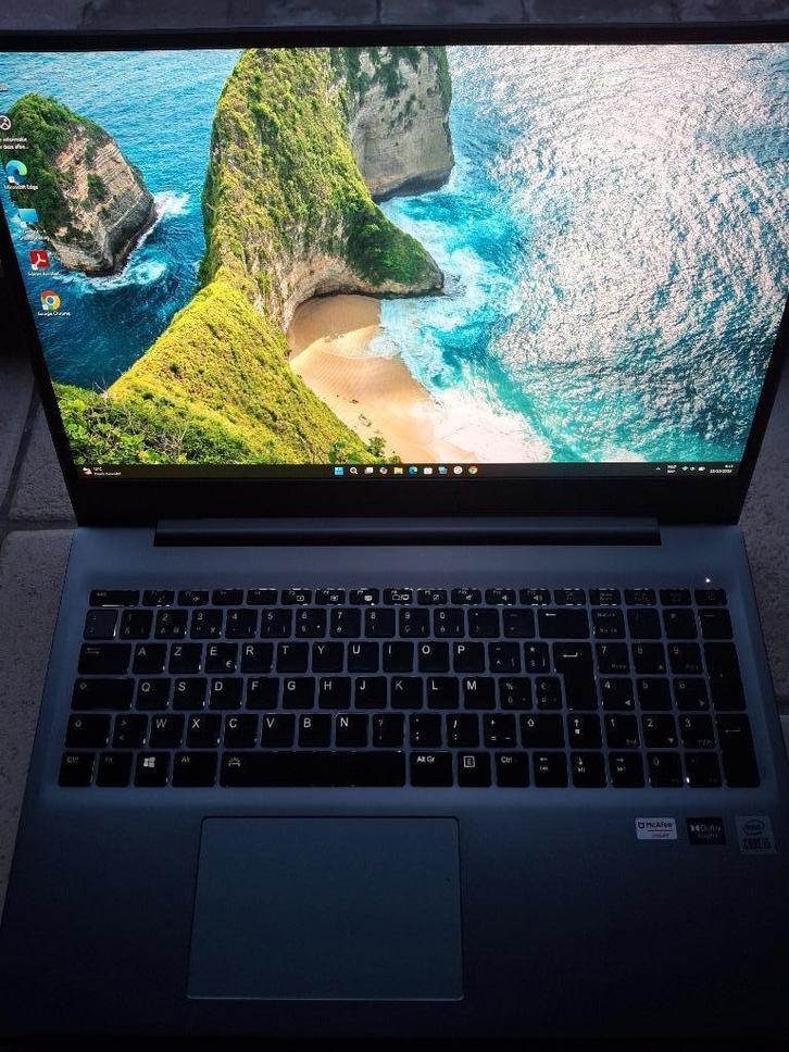 Medion, Computers en Software, Windows Laptops, Gebruikt, 17 inch of meer, SSD, 2 tot 3 Ghz, 8 GB, Azerty, Ophalen