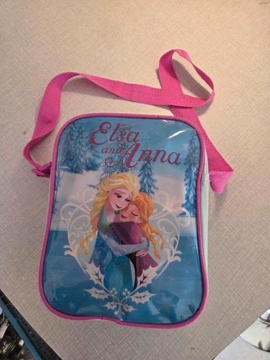 Disney Elsa and Anna Frozen tas., Kinderen en Baby's, Kindermode-accessoires, Zo goed als nieuw, Ophalen of Verzenden