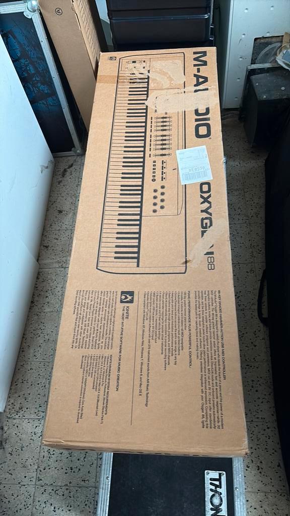 M-Audio Oxygen 88 Midi Keyboard, Musique & Instruments, Claviers, Utilisé, 88 touches, Autres marques, Sensitif, Connexion MIDI