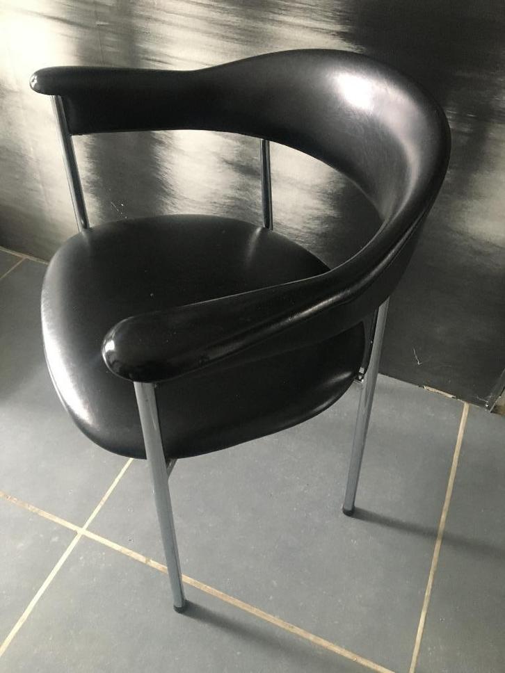 Retro (kuip)stoel zwart, Huis en Inrichting, Stoelen, Metaal, Zwart, Ophalen of Verzenden