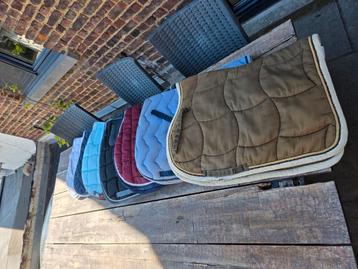 7 springzadeldekjes te koop  beschikbaar voor biedingen