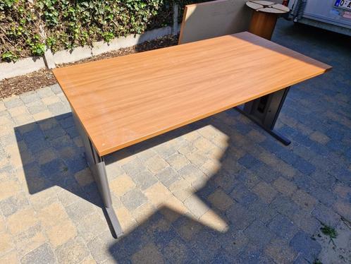 Bruin Bureautje - Ijzeren frame - Goede prijs!, Huis en Inrichting, Tafels | Eettafels, Gebruikt, 50 tot 100 cm, 150 tot 200 cm