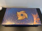 Coffret Pokémon Collection Ultra-Premium Amphinobi ex FR, Enlèvement ou Envoi, Neuf, Booster box