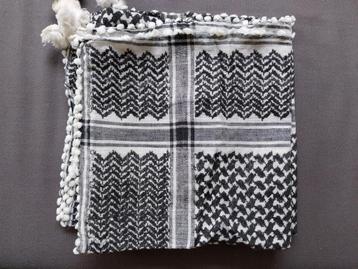 Palestijnse sjaal.  Meegebracht van een reis  beschikbaar voor biedingen