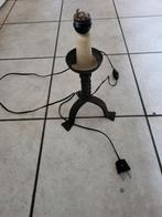 Pied de lampe fer forgé, Maison & Meubles, Lampes | Lampes de table, Comme neuf, Enlèvement ou Envoi